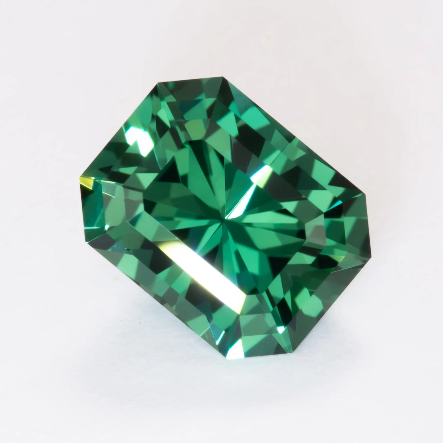 green lab sapphire radiant