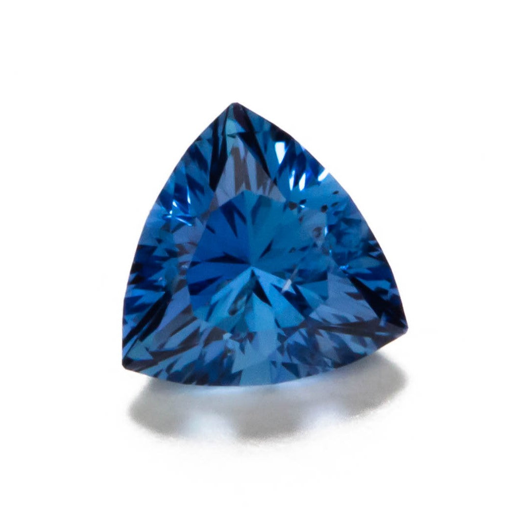 AF0123 blue african sapphire trillion 'tachyon'