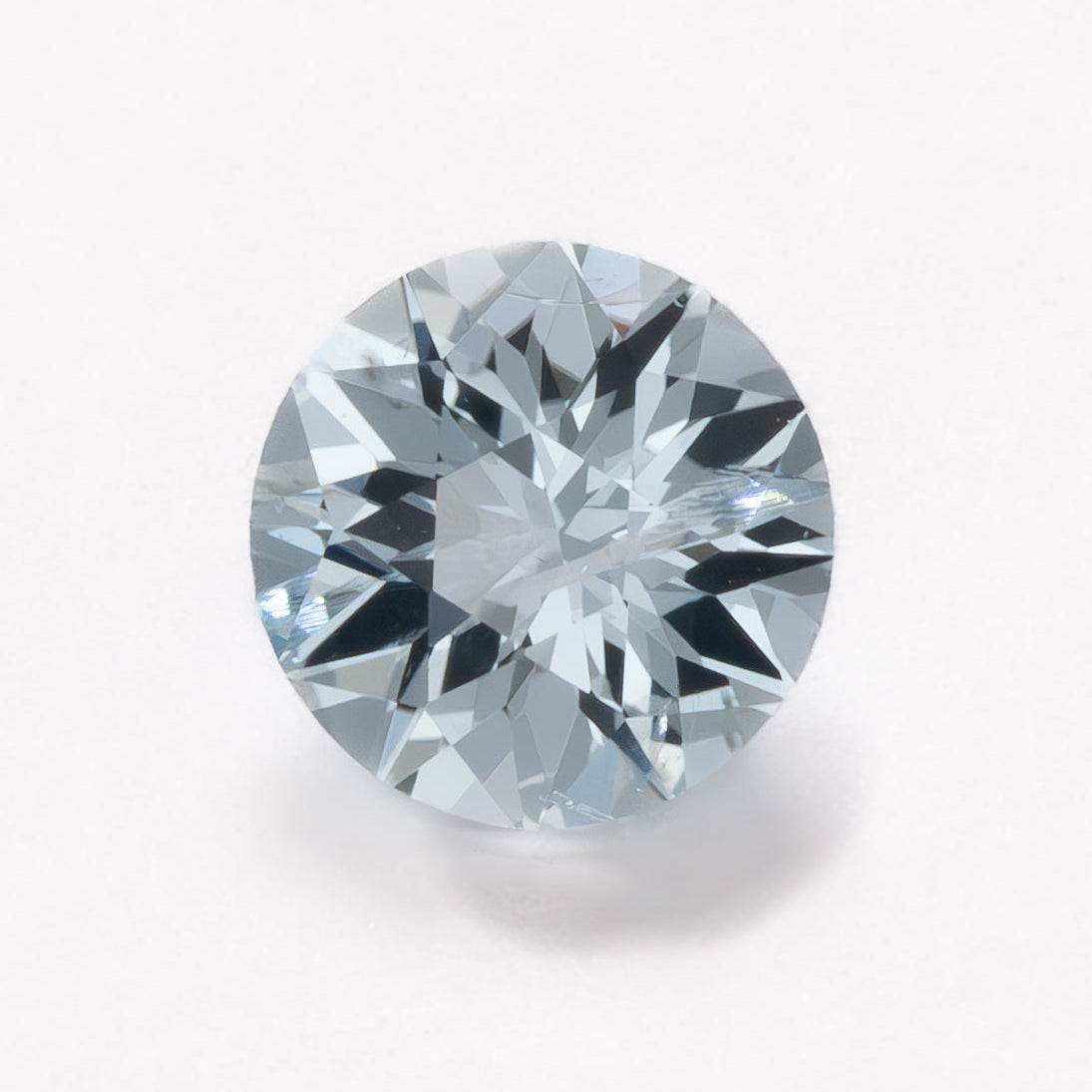 AQ0103 round cut light blue aquamarine