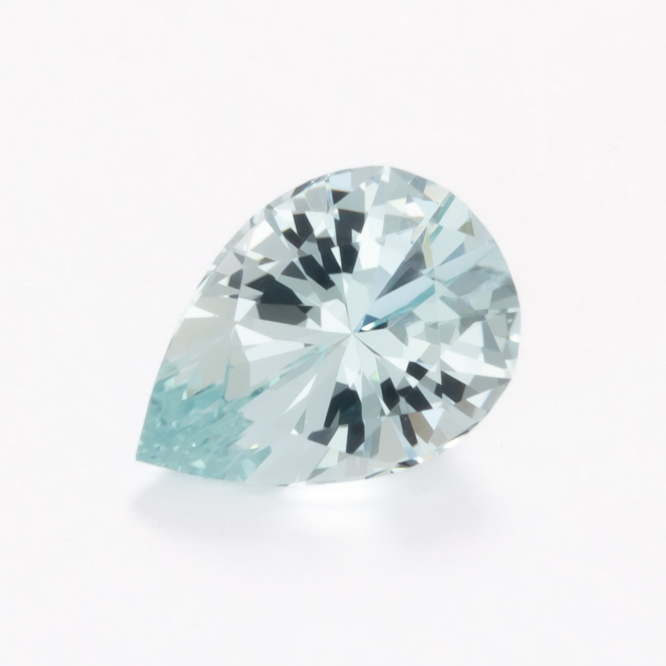 AQ0114 pear light blue aquamarine