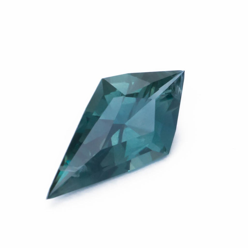 au0108 blue-green kite cut australian sapphire