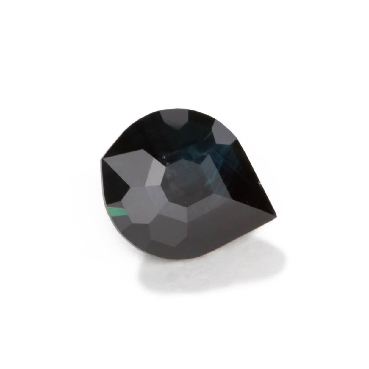 au0116 dark blue-green australian sapphire pear