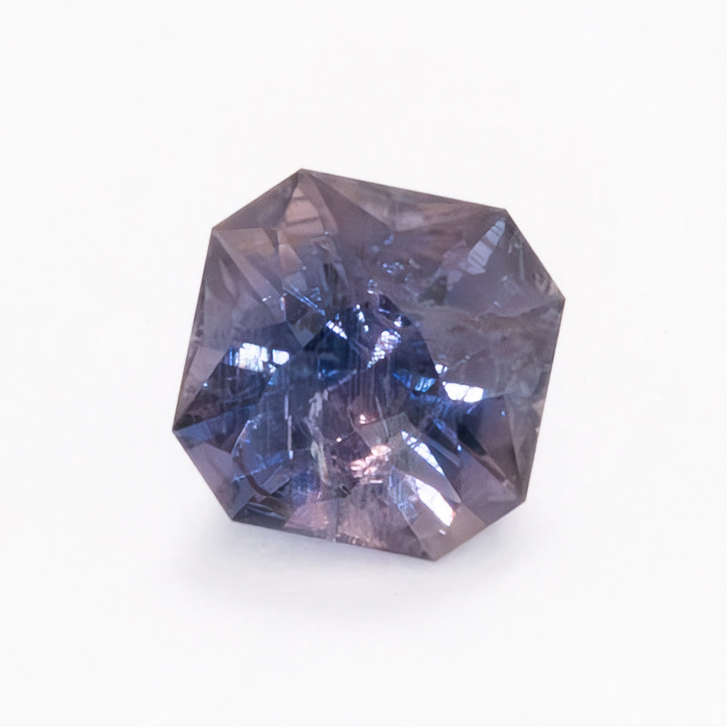 AU0136 purple australian sapphire asscher