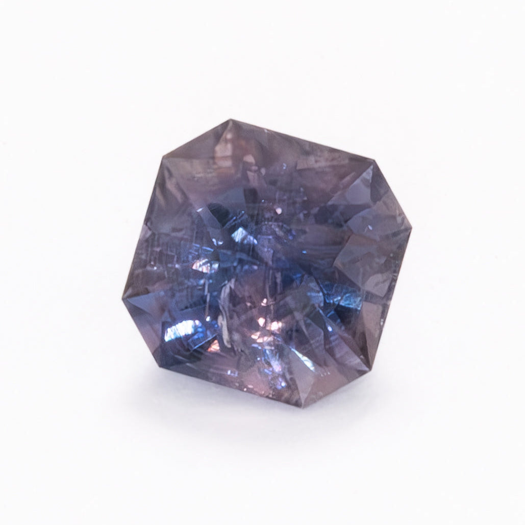 AU0136 purple australian sapphire asscher