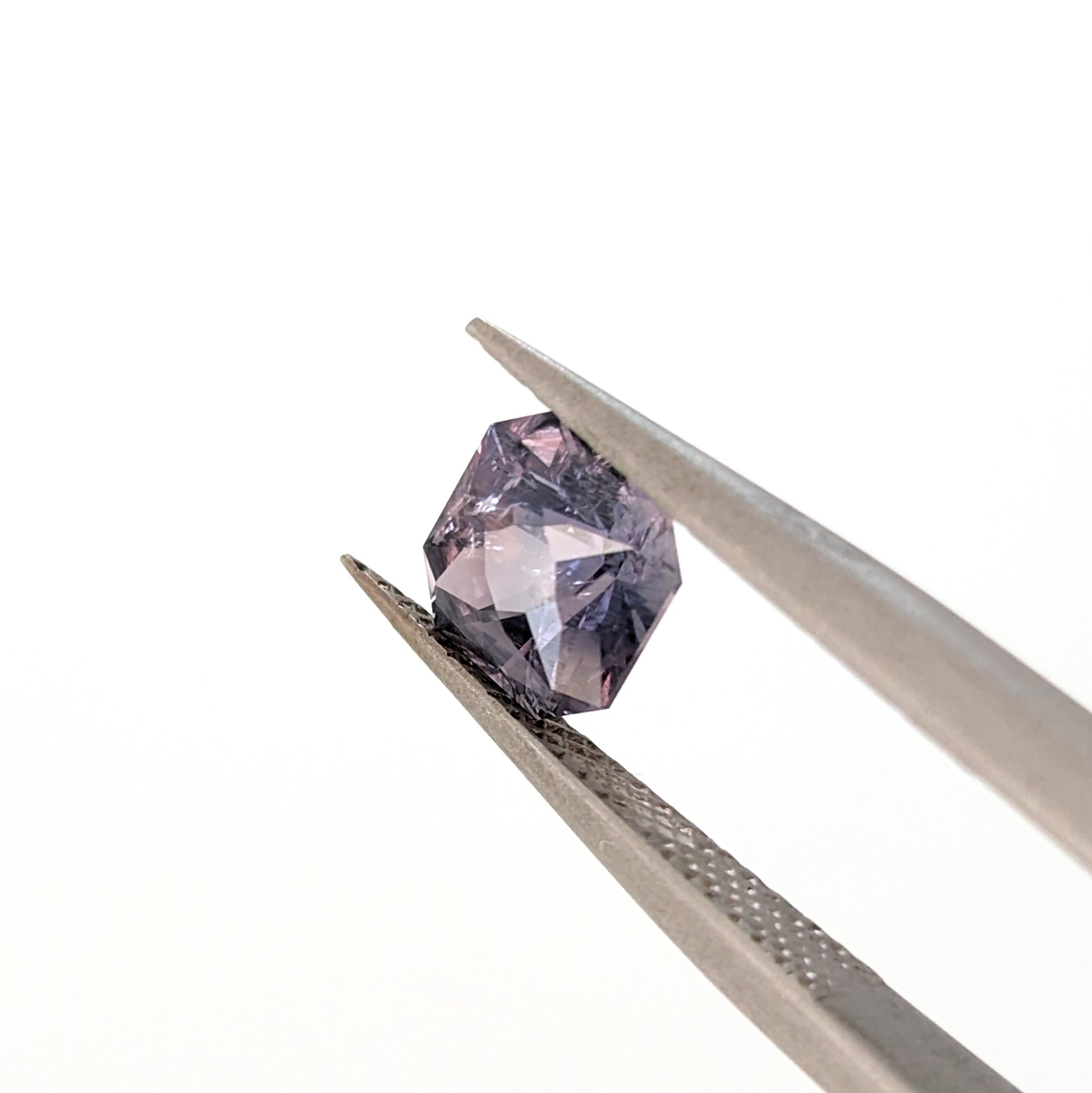 AU0136 purple australian sapphire asscher