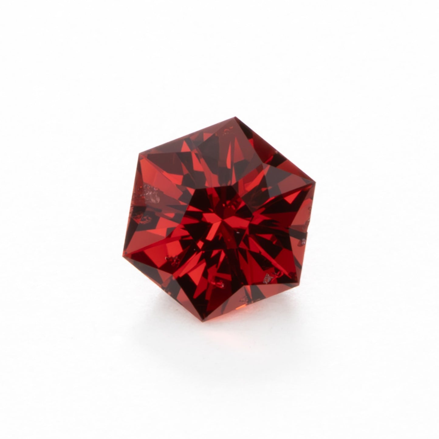 GR0113 red malaya garnet hex cut