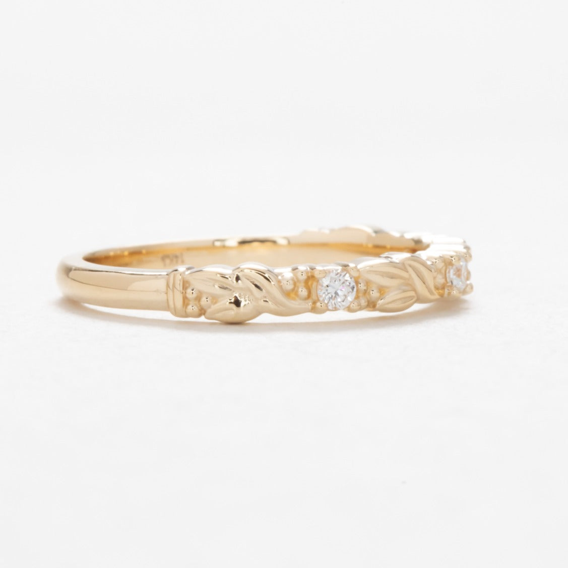 Gaia nature inspired wedding band in yellow gold and lab diamond