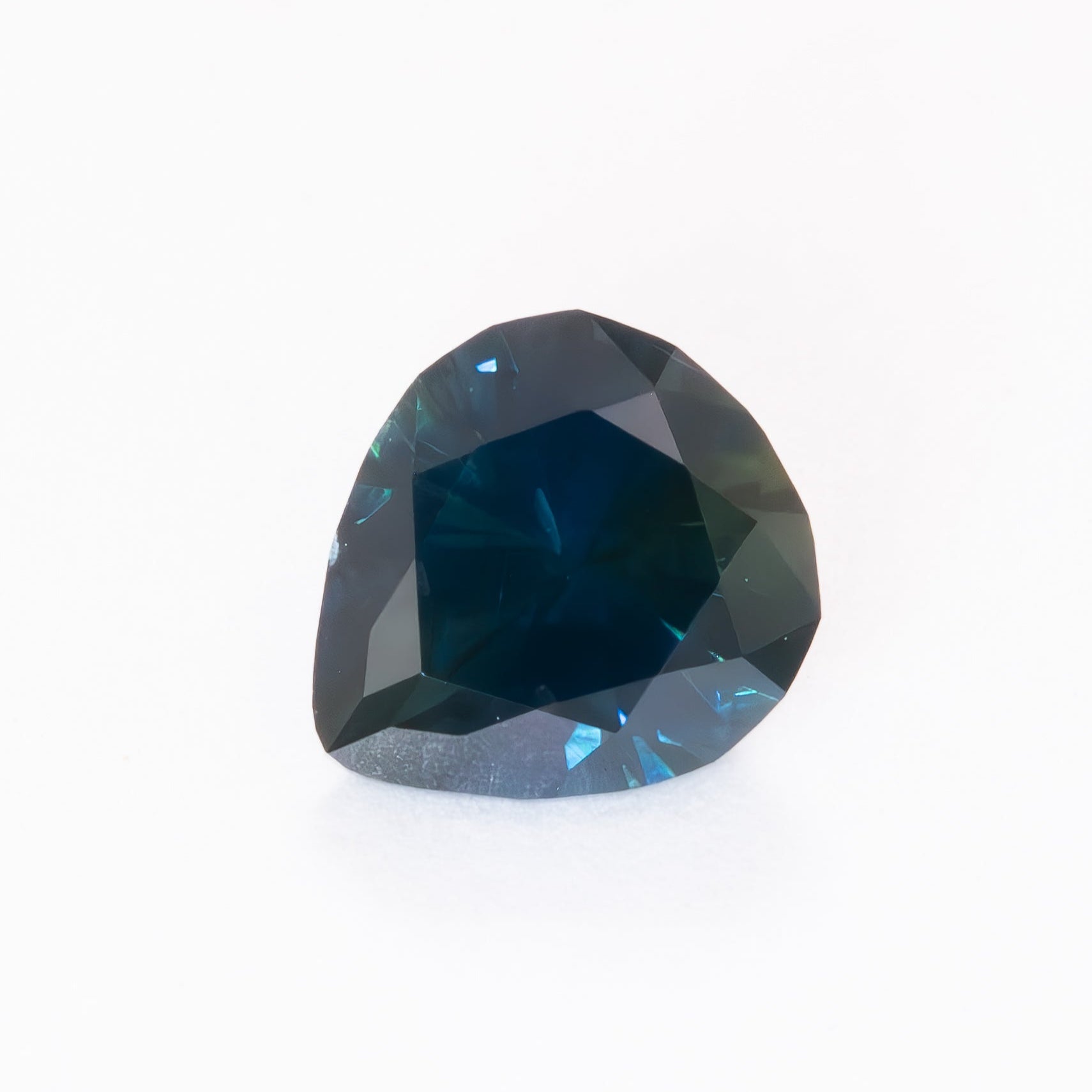 MS0159 dark blue montana sapphire pear