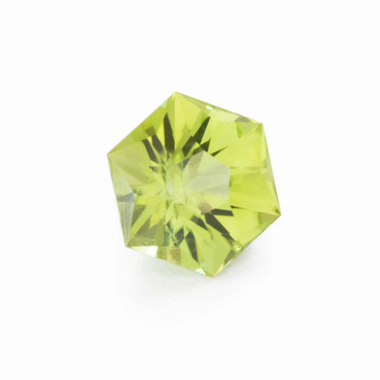 PD0104 green hex  cut peridot