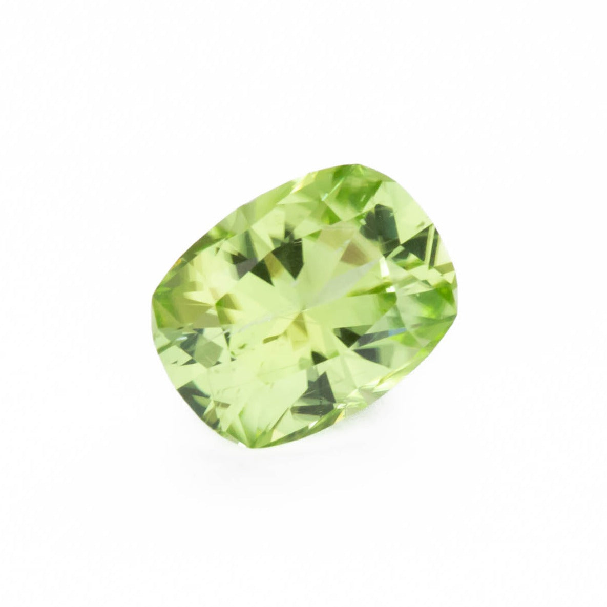 PD0111 green elongated cushion peridot