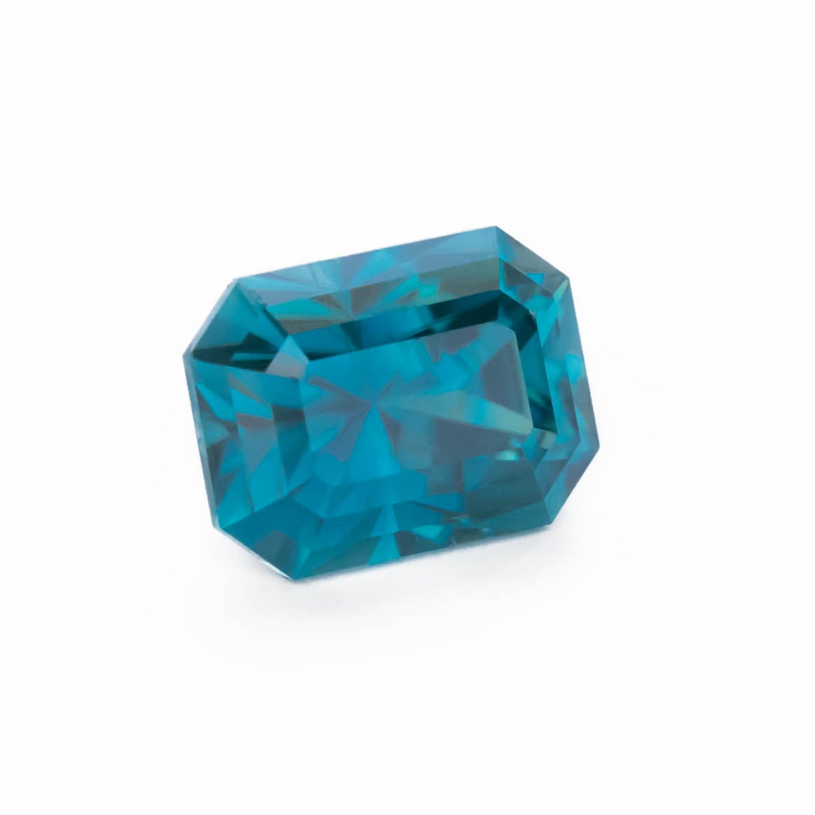 ZR0109 rich blue cambodian zircon radiant cut