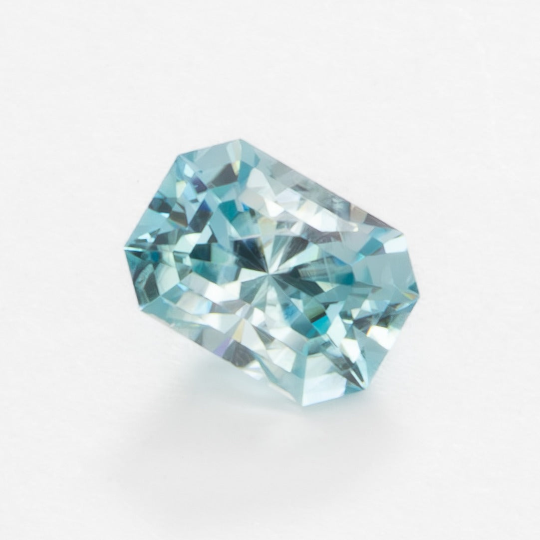 ZR0117 light blue radiant cambodian zircon