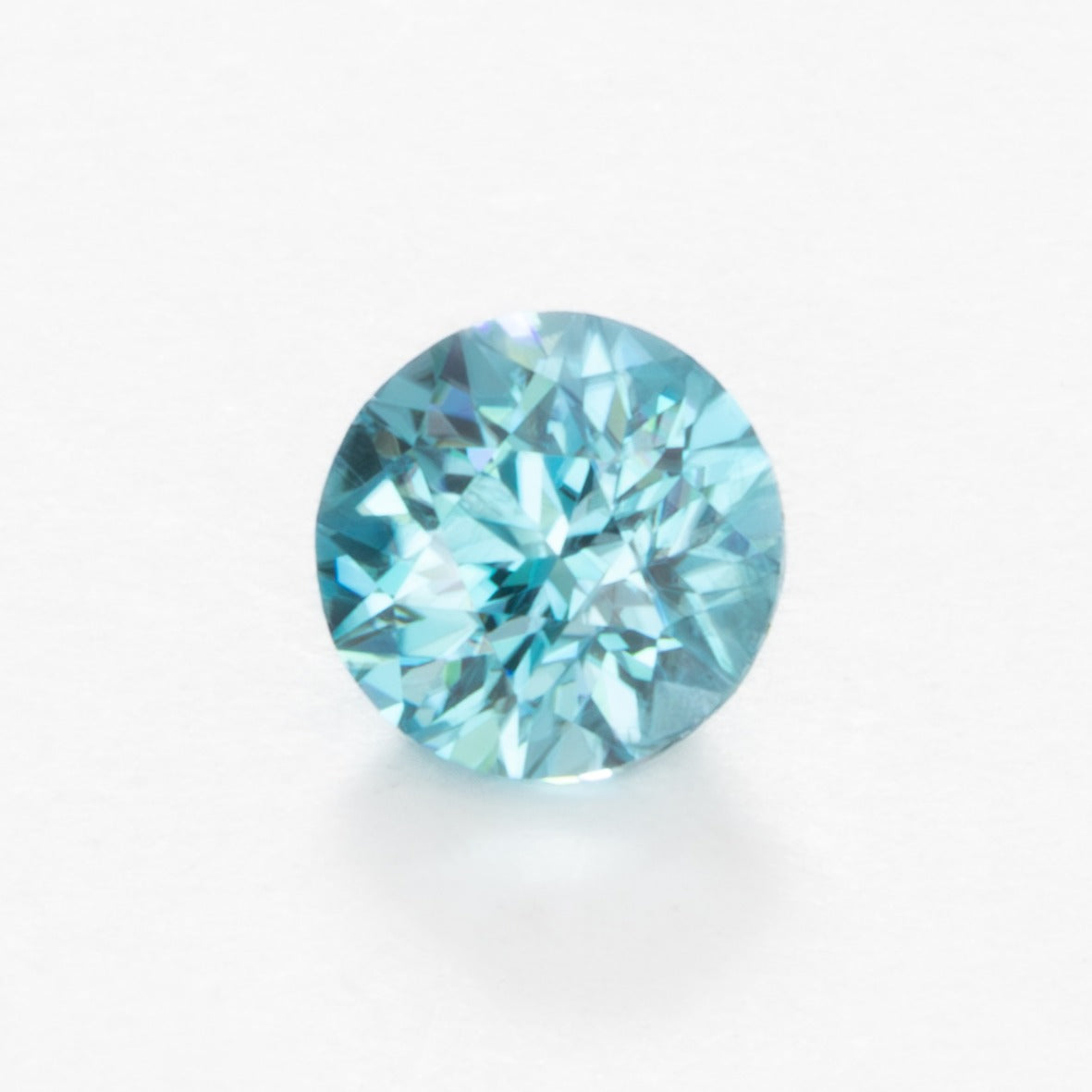 ZR0120 light blue round cambodian zircon