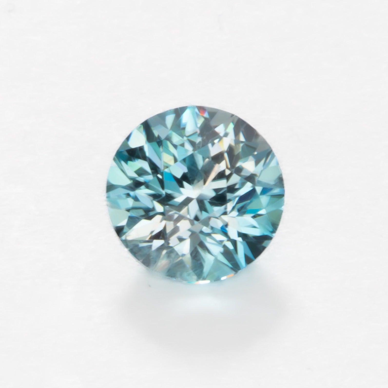 ZR0120 light blue round cambodian zircon