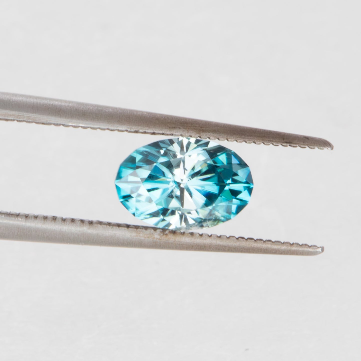 ZR0122 blue cambodian zircon oval