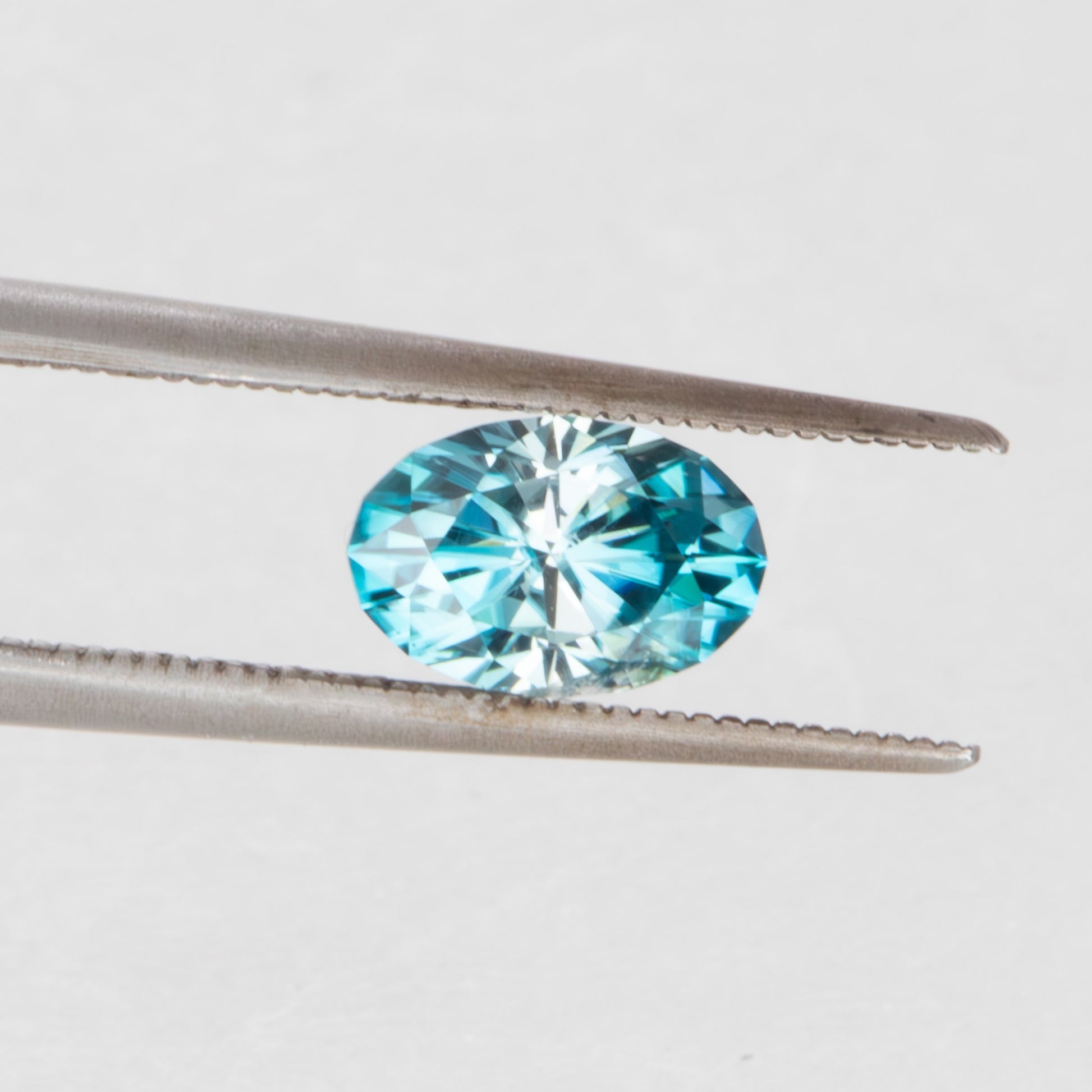 ZR0122 blue cambodian zircon oval