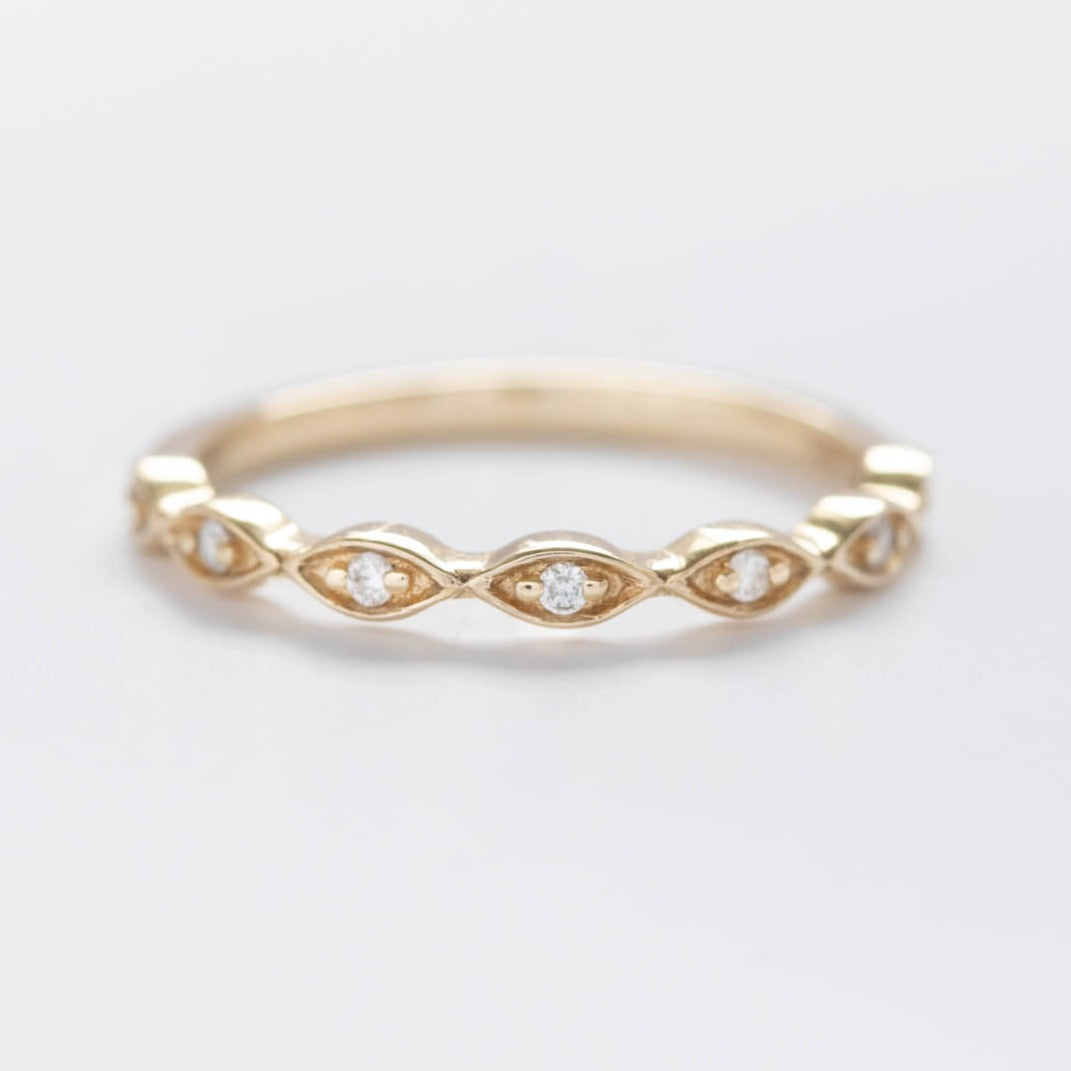 belle bubble band in yellow gold with lab diamonds