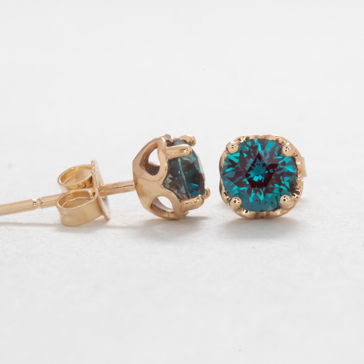 everly earrings in yellow gold and lab alexandrite