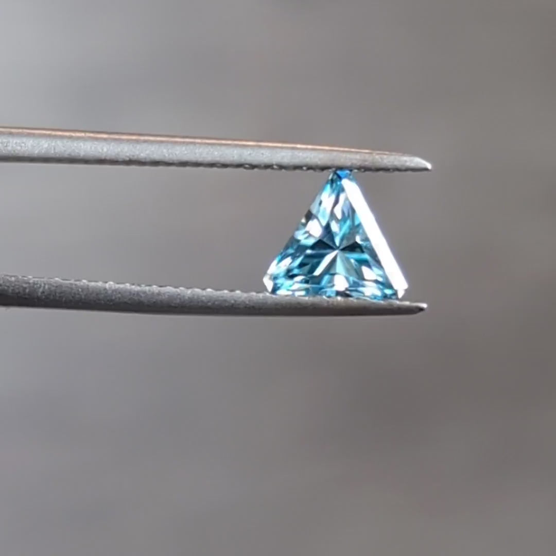 ZR0115 blue cambodian zircon trilliant