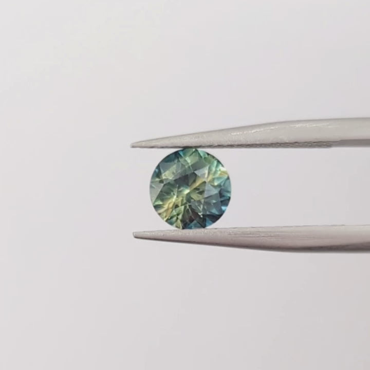 AU0122 green australian sapphire round