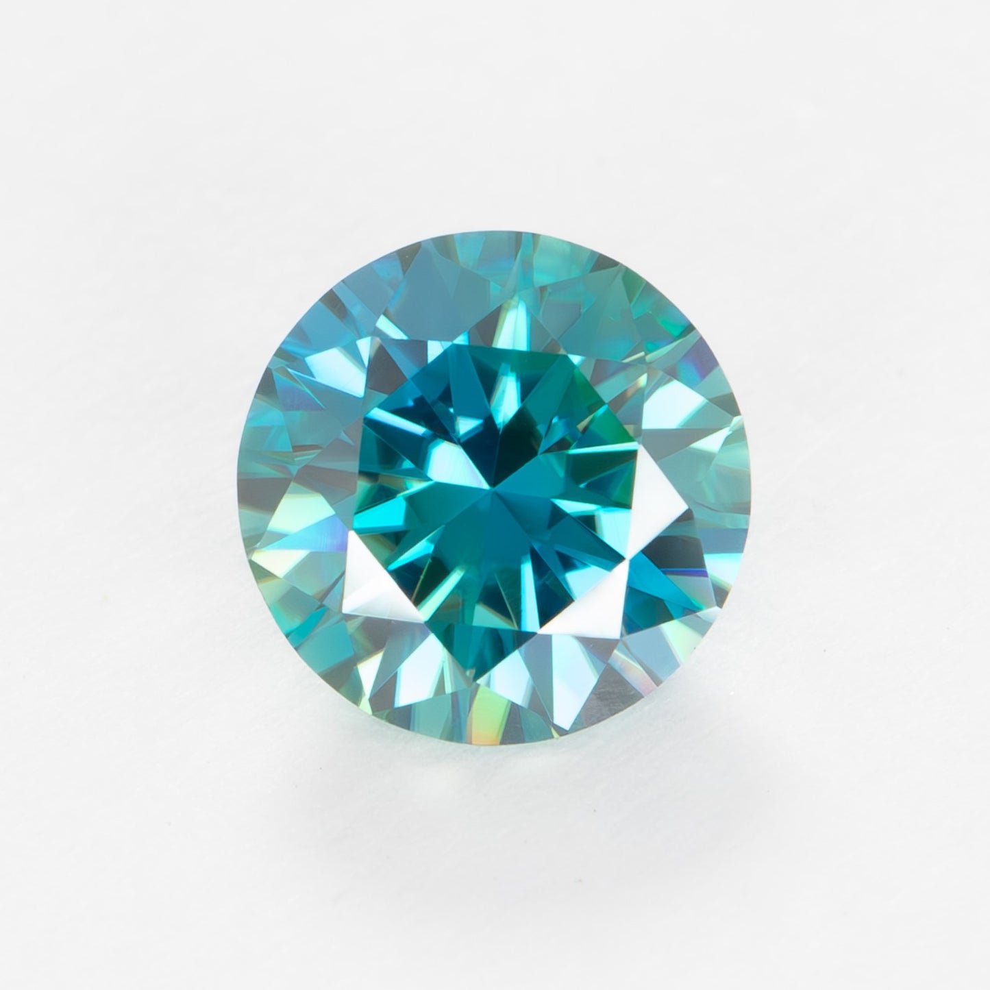 round blue-green moissanite