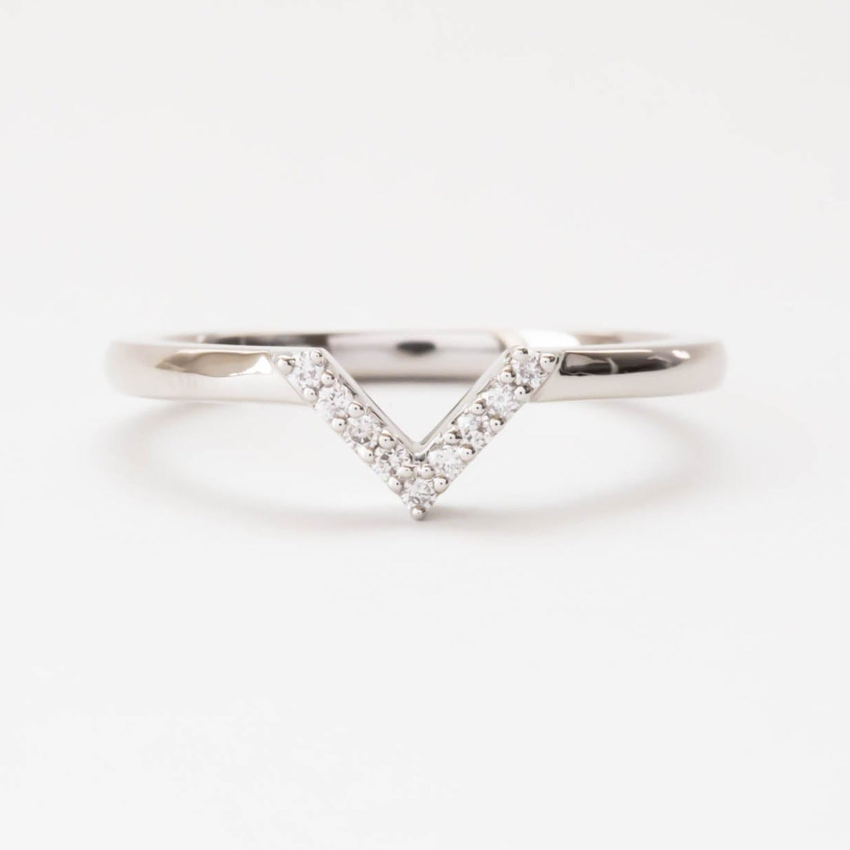 sharp v chevron wedding band